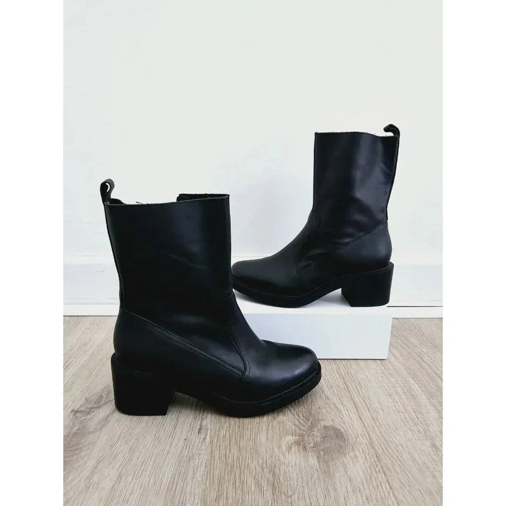 Andre Assous Gloria Chelsea Bootie Leather Black Biker Goth Block Heel Boots 9.5